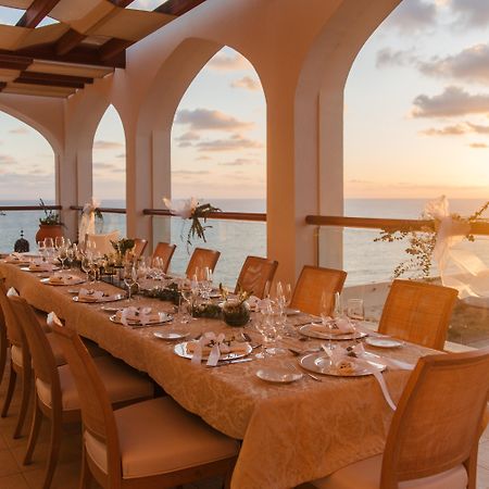 维拉摩拉皇冠假日酒店 外观 照片 The Beach Club at the Four Seasons Resort