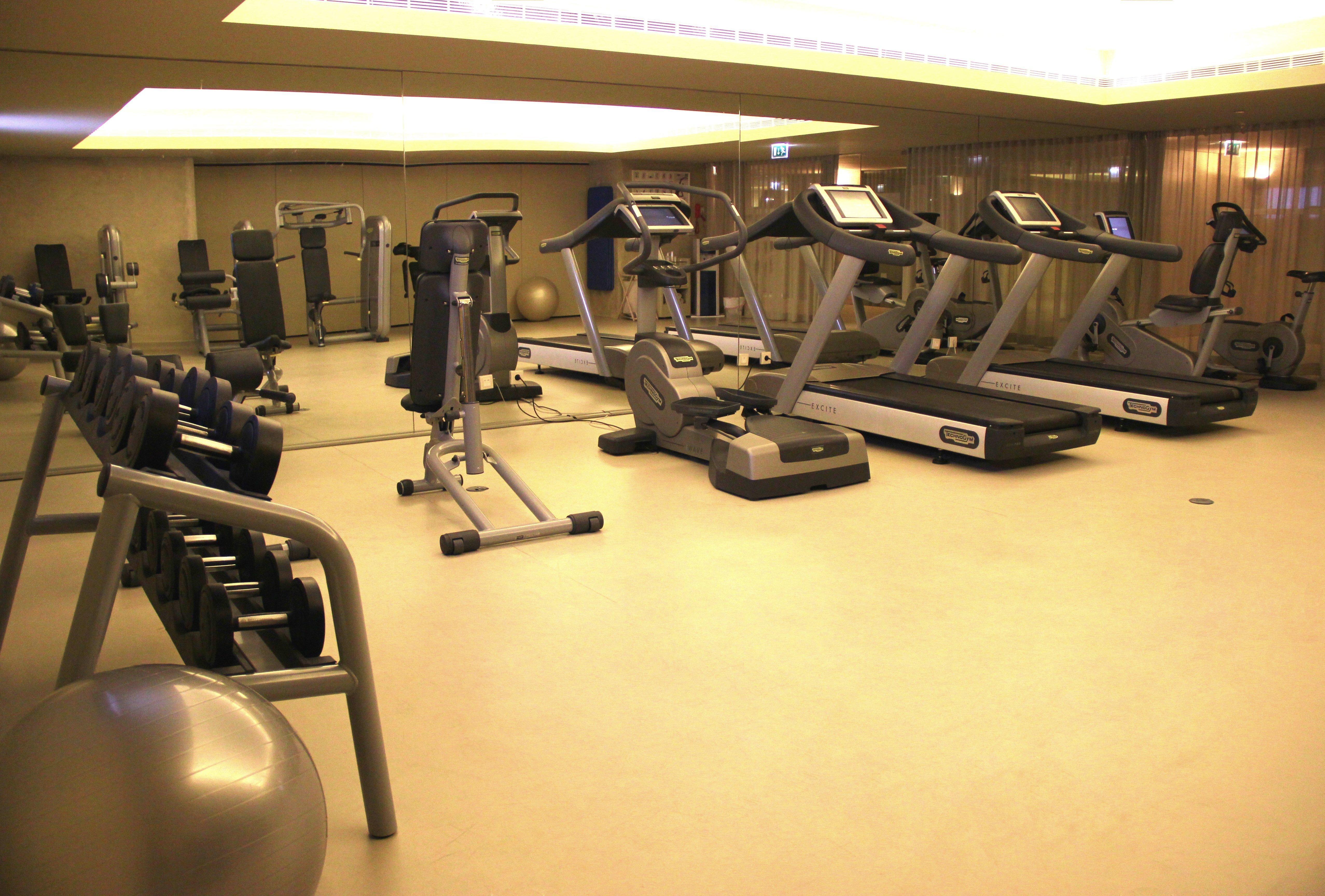 维拉摩拉皇冠假日酒店 外观 照片 A gym