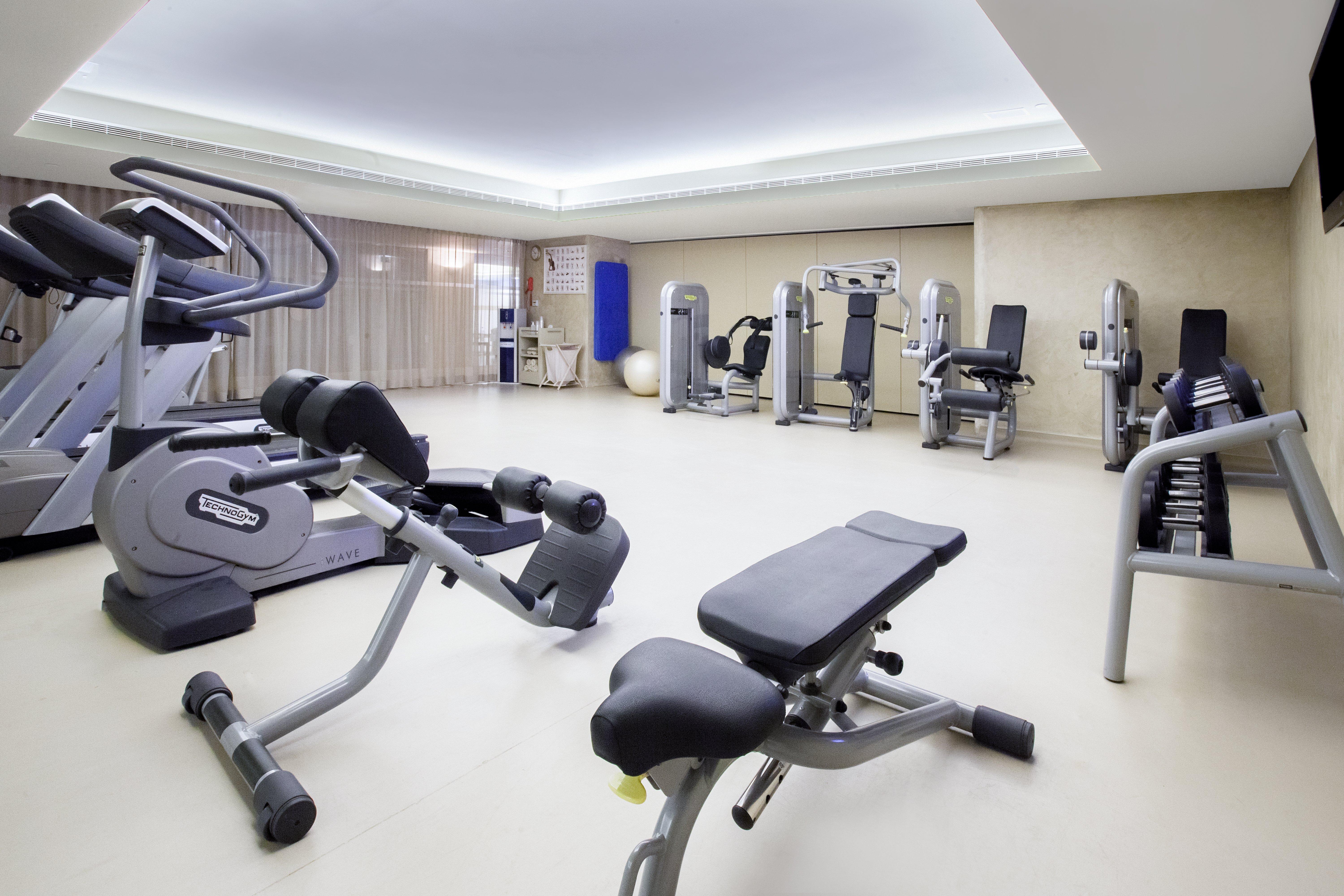 维拉摩拉皇冠假日酒店 外观 照片 The gym at the hotel