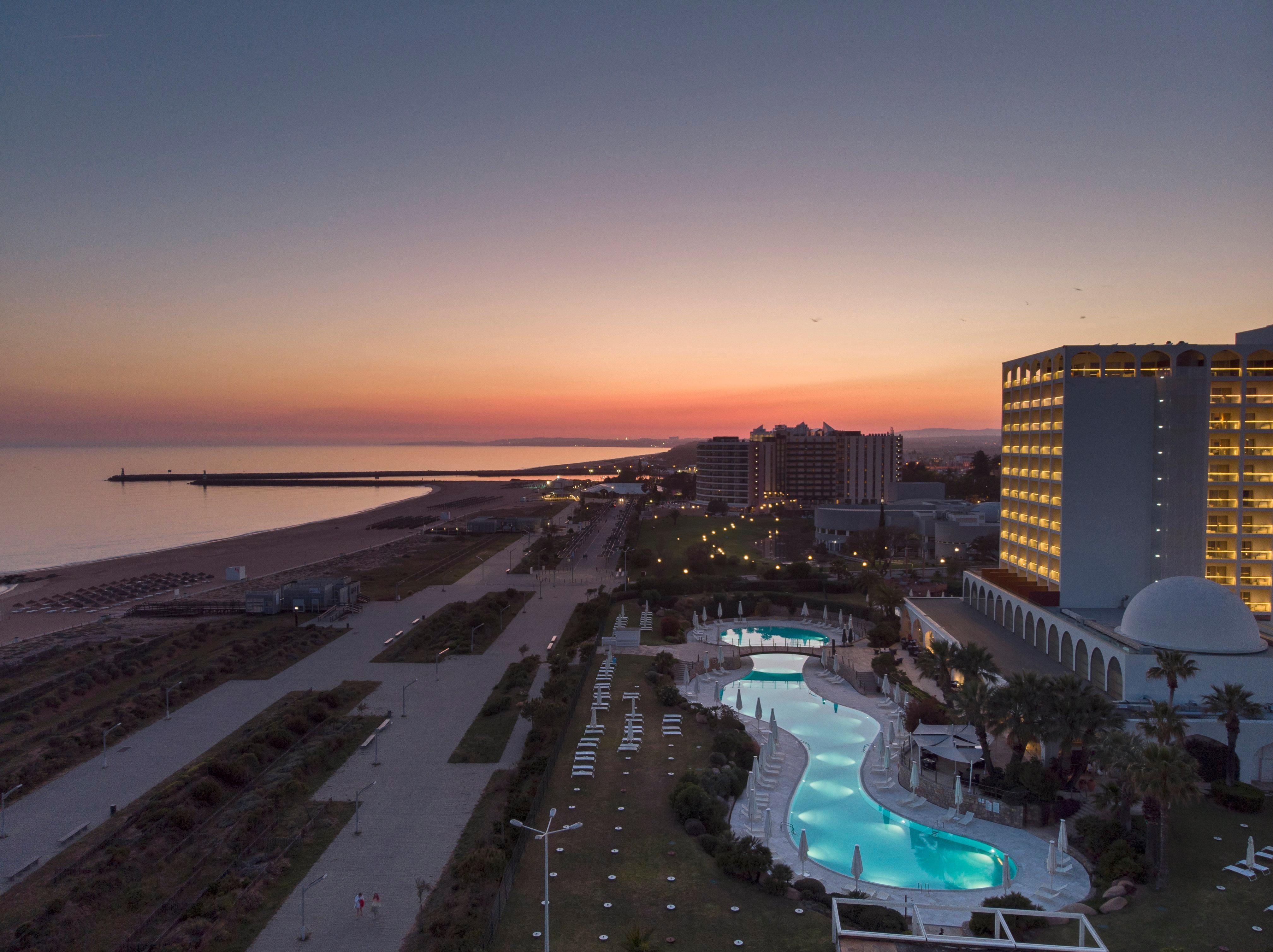 维拉摩拉皇冠假日酒店 外观 照片 Sunset at the beach of Nikiti