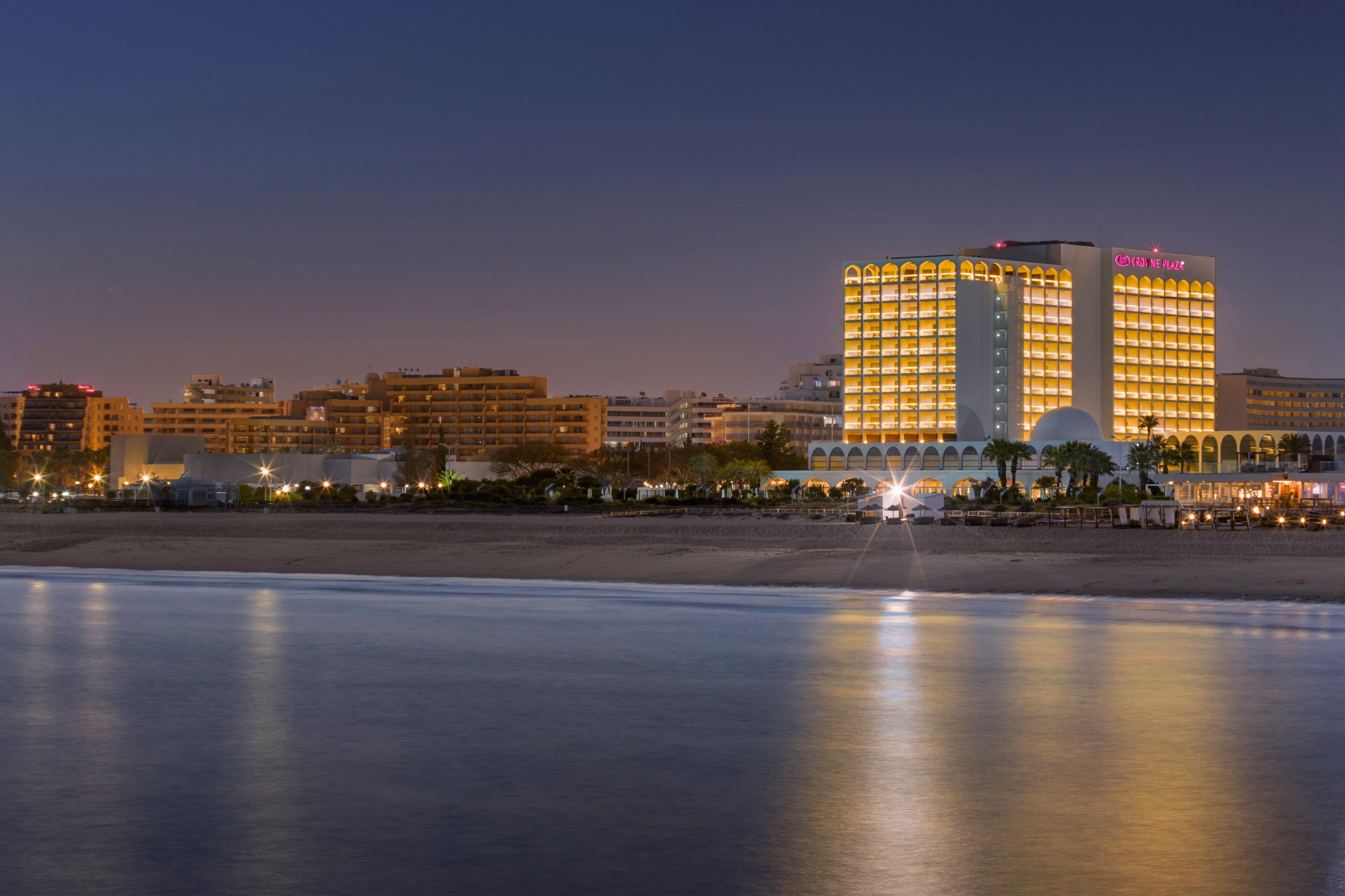 维拉摩拉皇冠假日酒店 外观 照片 Hilton Sharjah