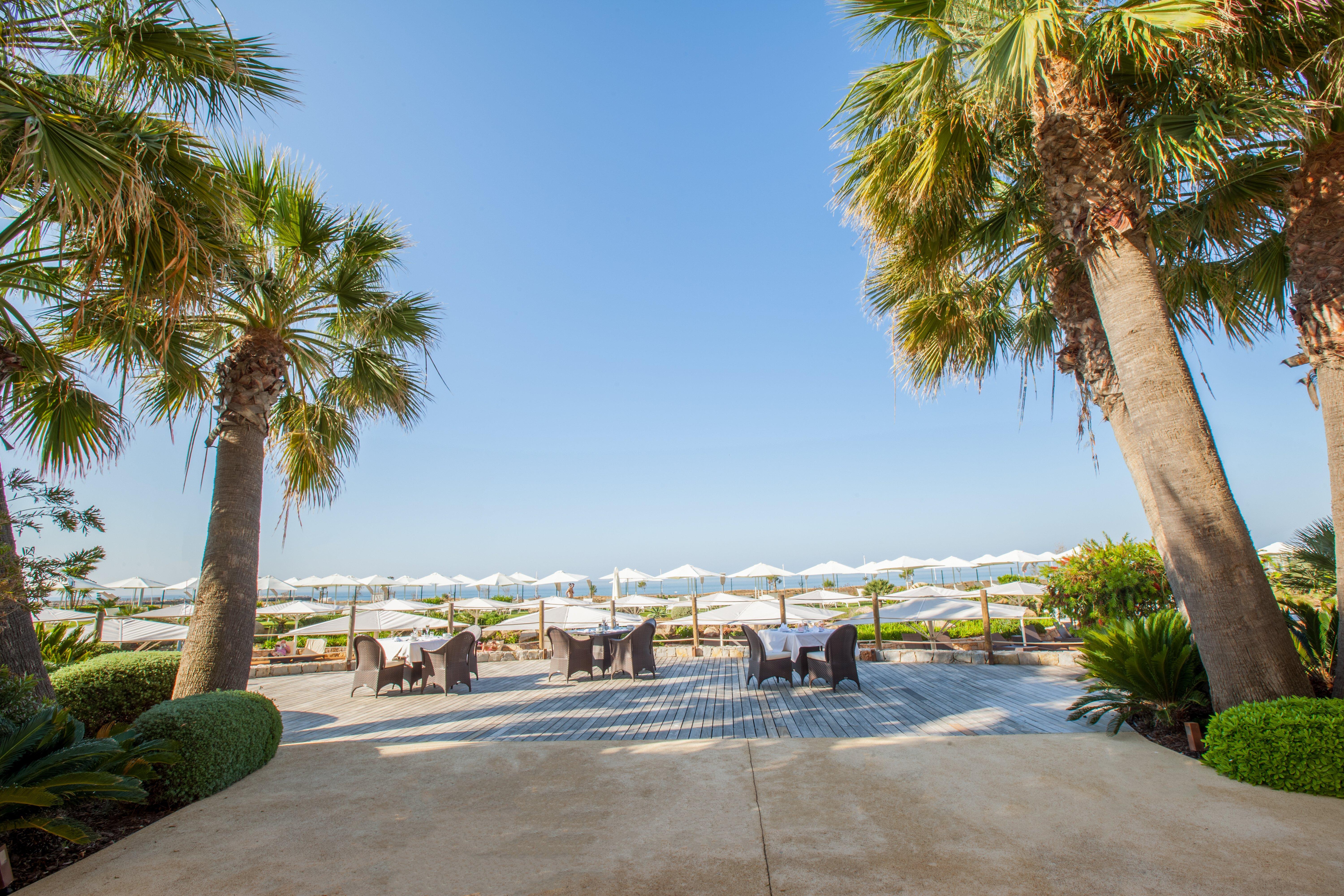 维拉摩拉皇冠假日酒店 外观 照片 The beach at the resort