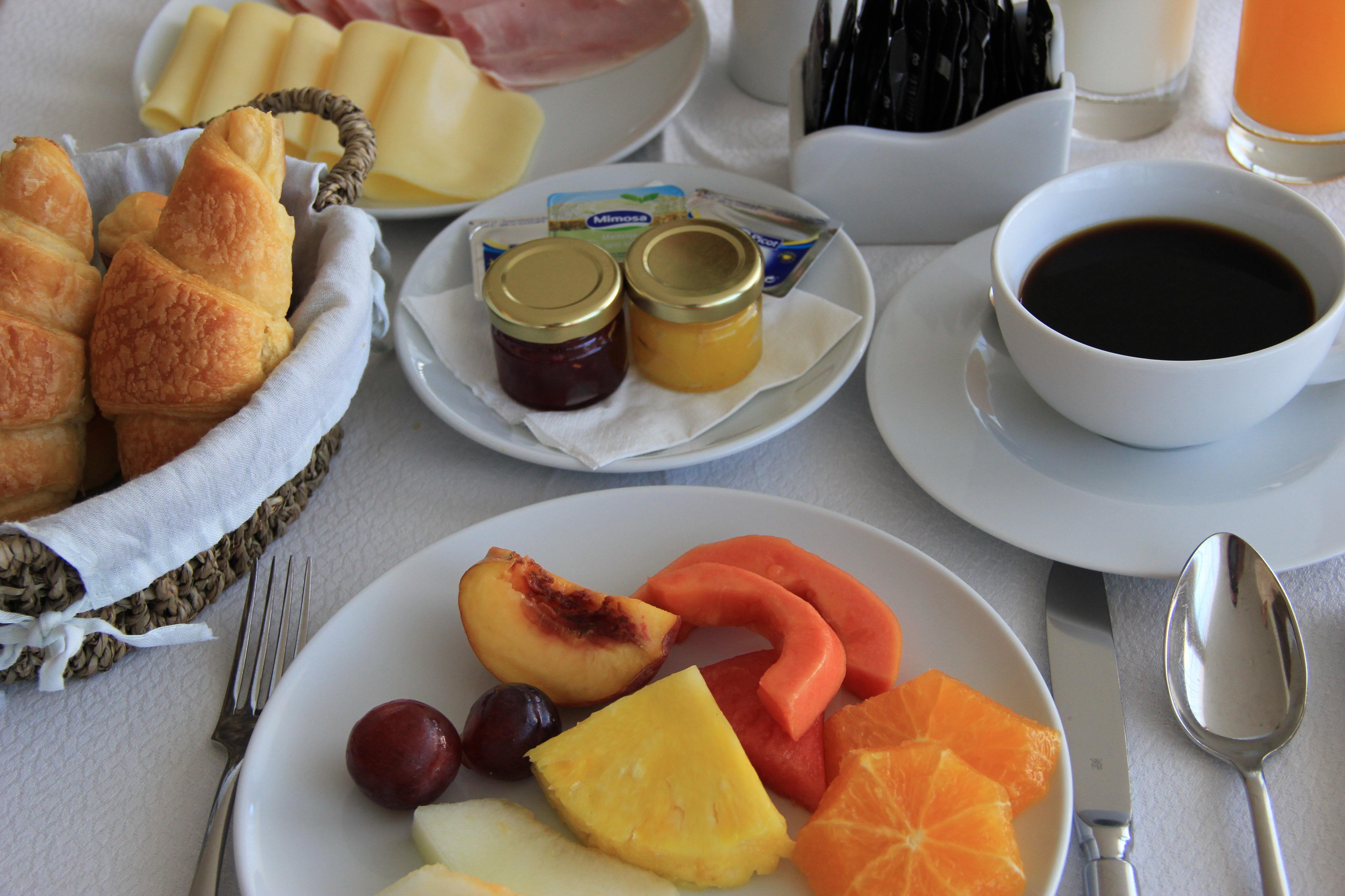 维拉摩拉皇冠假日酒店 外观 照片 Continental breakfast