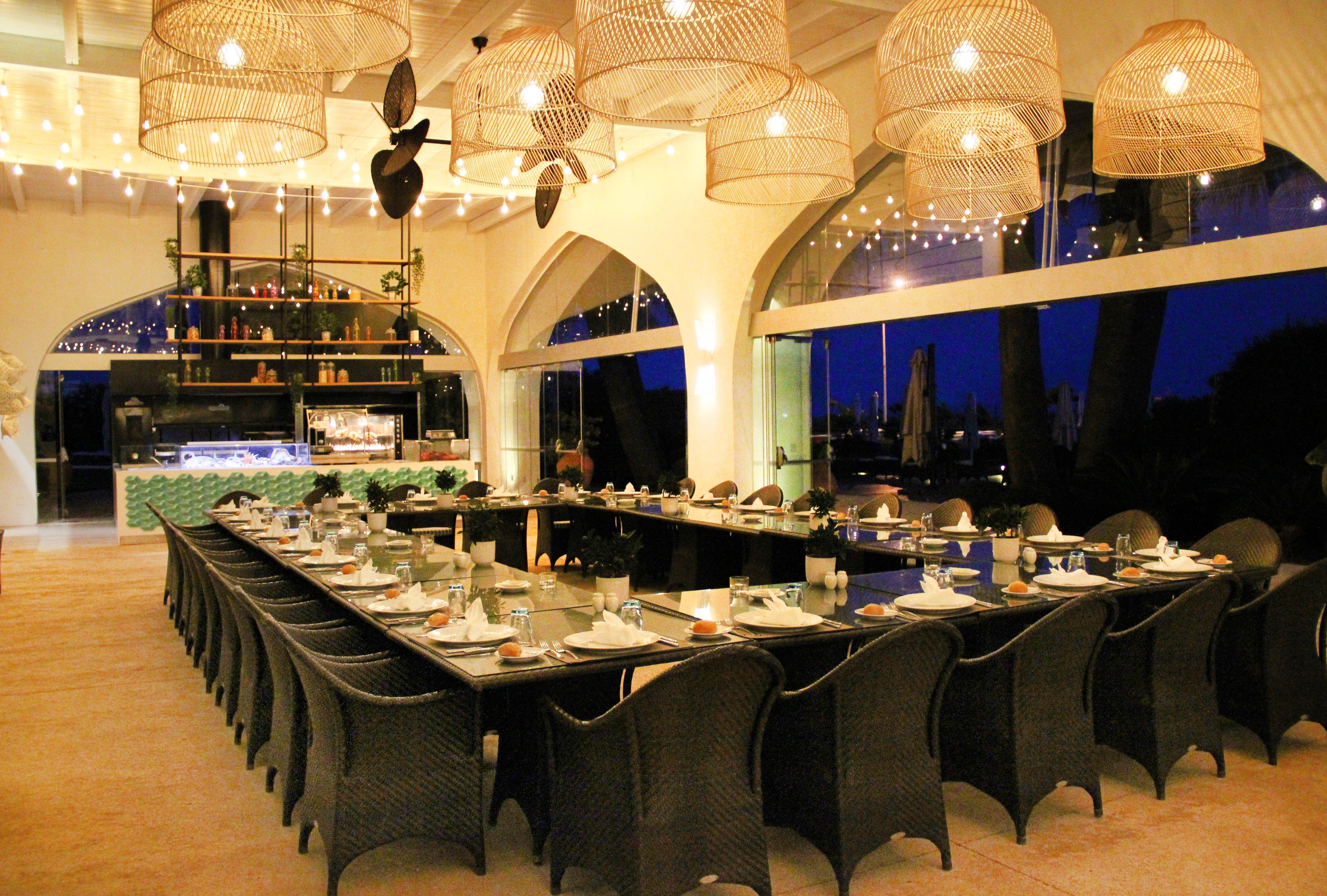 维拉摩拉皇冠假日酒店 外观 照片 The restaurant