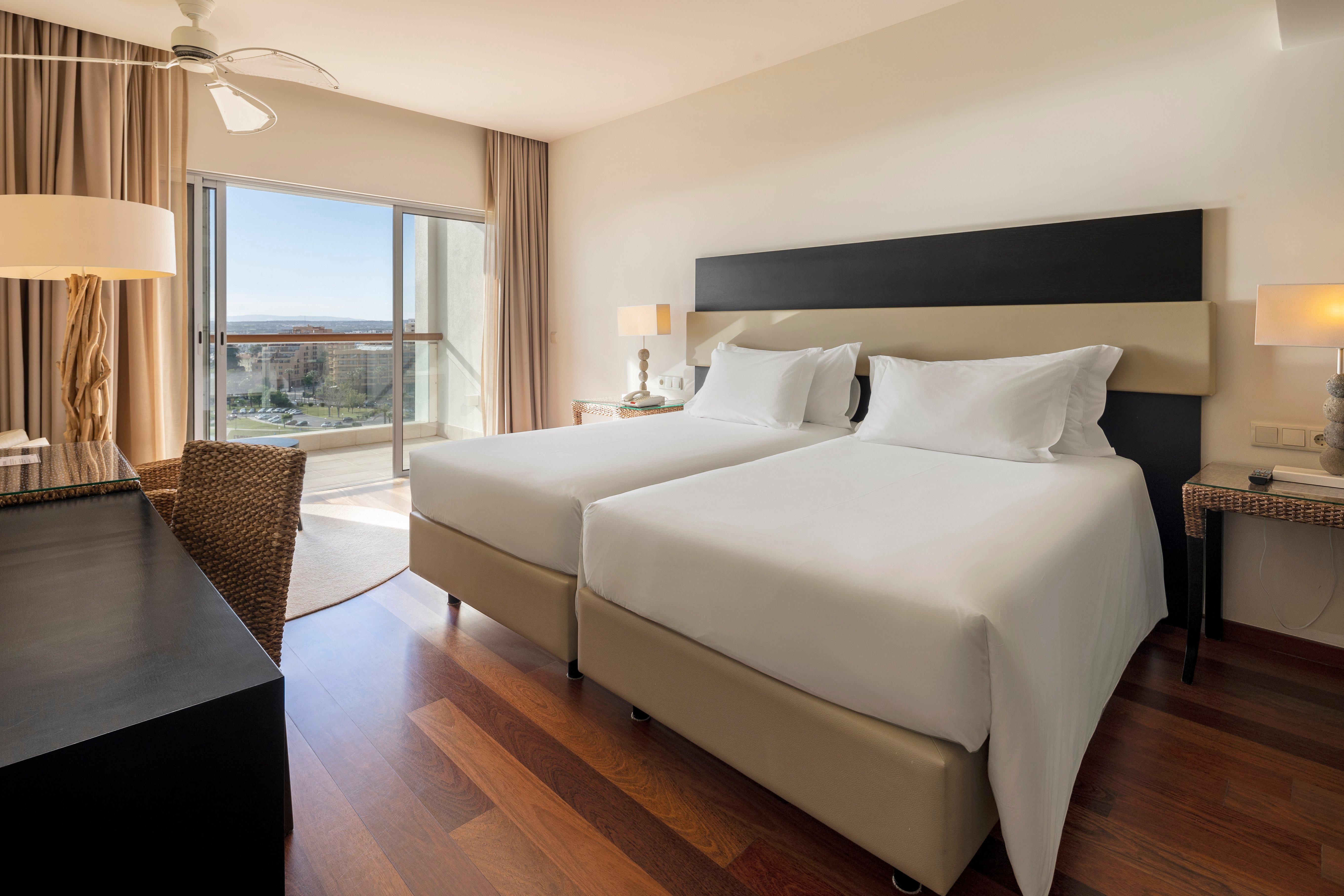 维拉摩拉皇冠假日酒店 外观 照片 A room at the hotel