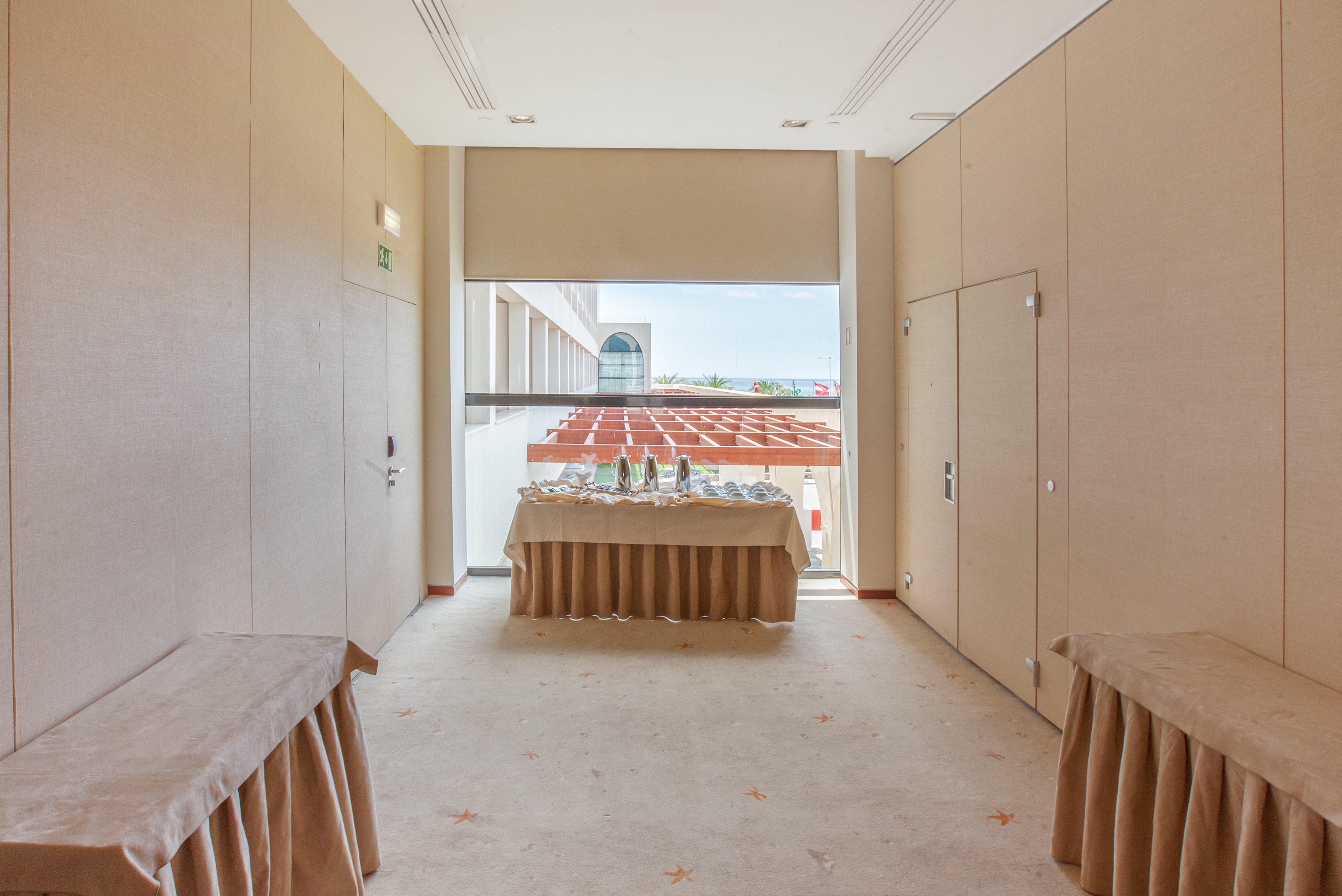 维拉摩拉皇冠假日酒店 外观 照片 Meeting room